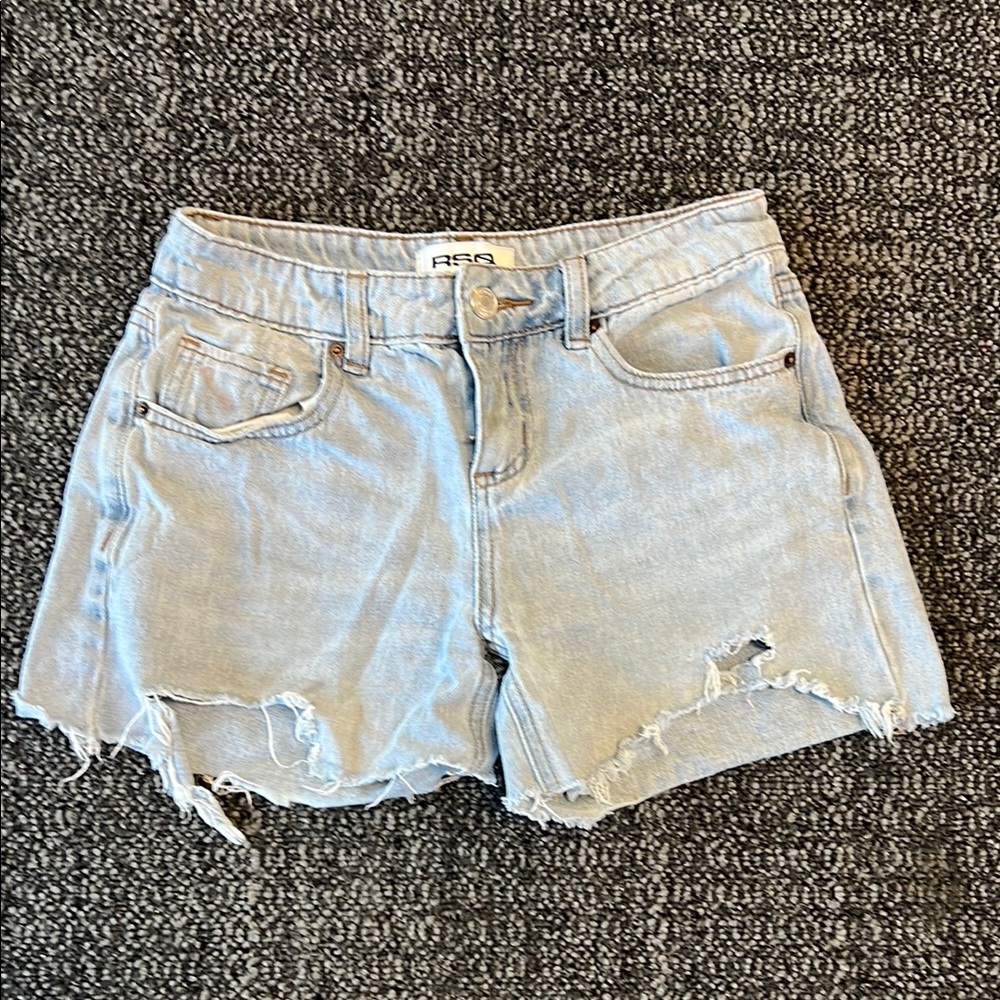 Tilly’s RSQ size 23 low rise baggy denim shorts with distressed raw hem